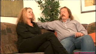 Horny milf avec d&#039;énormes cruches obtenir de baise par son beau-frère lui laissant le sperme sur ses gros seins