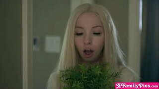 Сузэръёс, мон аксым сводный дугдытыны уг быгаты трахать миниатюрный шлюшка егитъёс