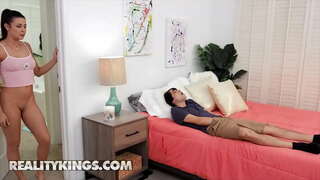 ���วามเป็นจริงกษัตริย์-RK ไพร์-Kylie จรวดริกกี้สอนภาษาสเปน-ปักหมุดที่นั่ง