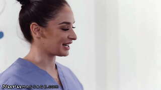 El Ama A Unirse A 2 Nenas Durante A Masaxe El Ama A Unirse A 2 Nenas Durante A Masaxe