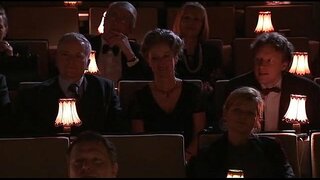 Celia Jones - lesbian - hrubá show s fľašou a baseballbat