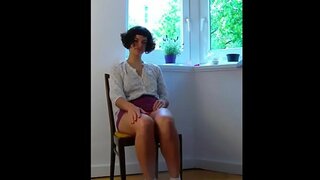 בייב עם כוס שעיר ובורות שעירים סלפי להגיע לאורגזמה