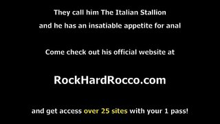 Slut stepteen ifuna afane yakhe stepmom,baya qala kissing kwaye licking ngamnye abanye pussy.Ngesiquphe yakhe stepdad arrives,endaweni yokuba ifumana mad yena ikwenza kwabo suck throat wakhe omkhulu cock.Kwi-abuyele yena fucks stepteens pussy kwaye wifes ziqinile juicy ass.