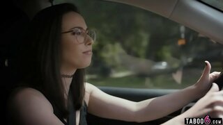 קייסי קאלוורט הלך לאסוף את הדברים שלה מהאקס שלה