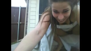 Risky Cam Taispeáin Taobh Amuigh