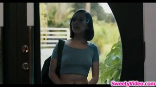 Sexet massør klipning med hendes lesbiske kunde