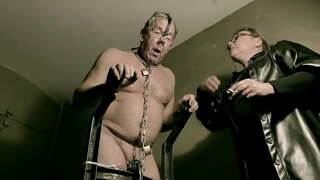 ���აყვარელი აპრილი - შავი ფეხსაცმელი მონა ყოფილა მეორადი